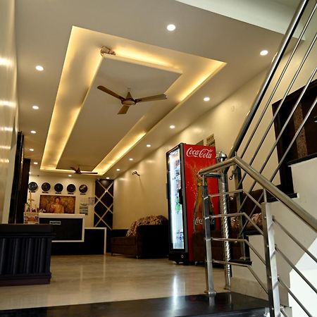 Hotel Pulse Inn Near Railway Station 자이푸르 외부 사진