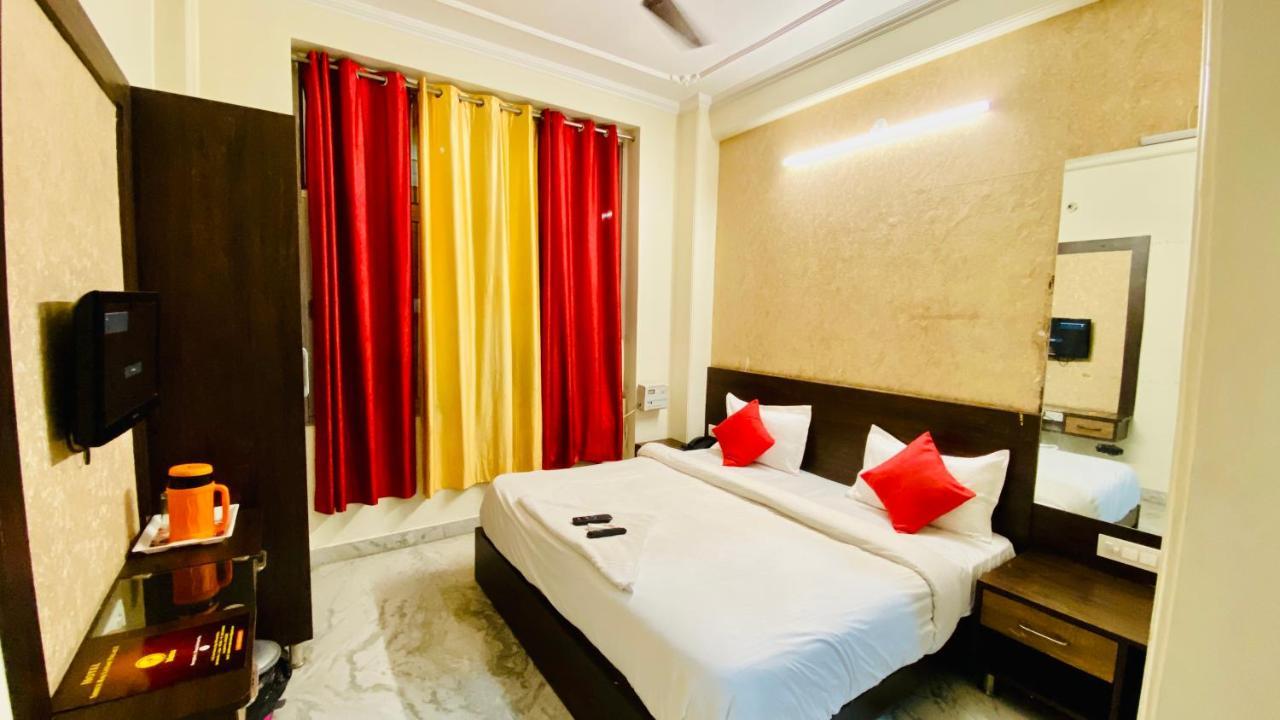 Hotel Pulse Inn Near Railway Station 자이푸르 외부 사진
