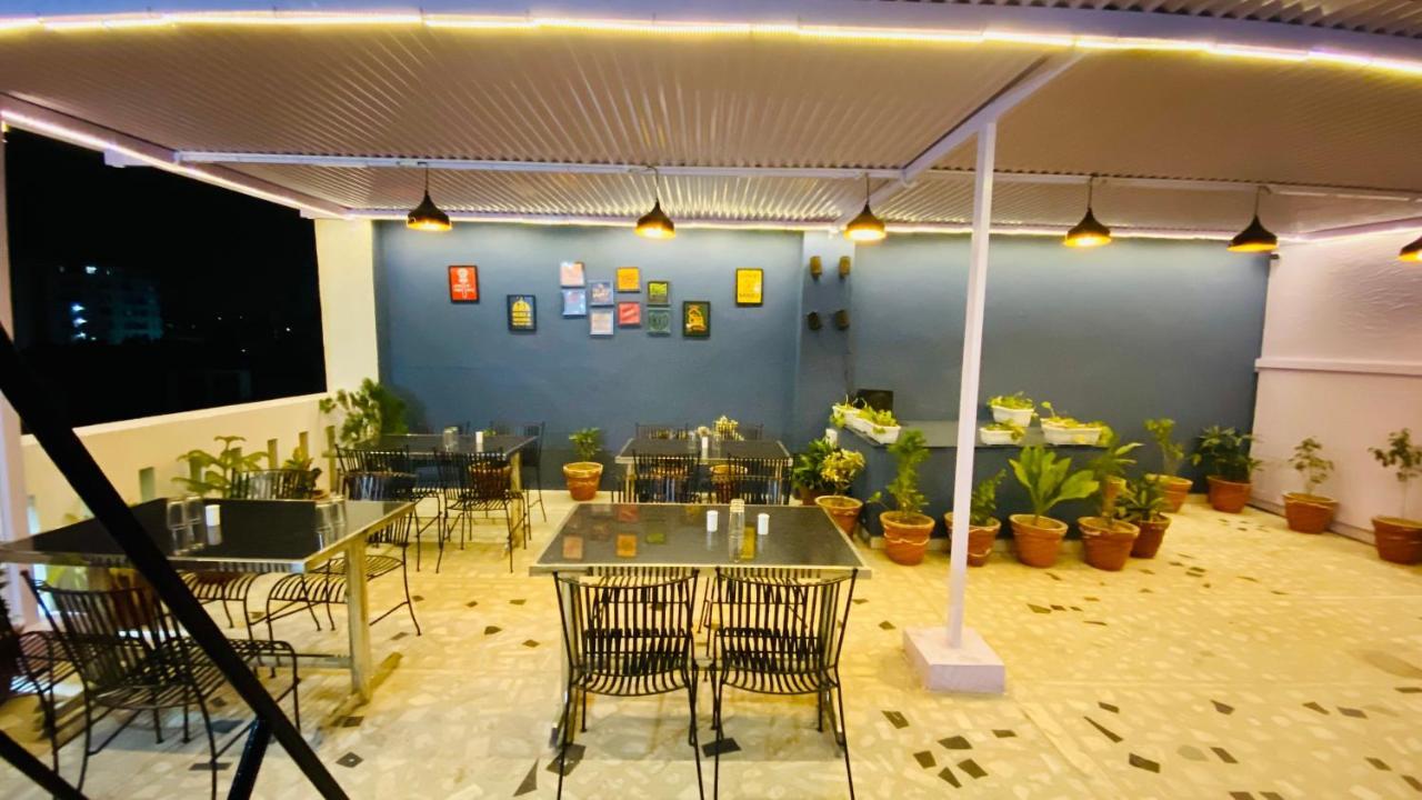 Hotel Pulse Inn Near Railway Station 자이푸르 외부 사진
