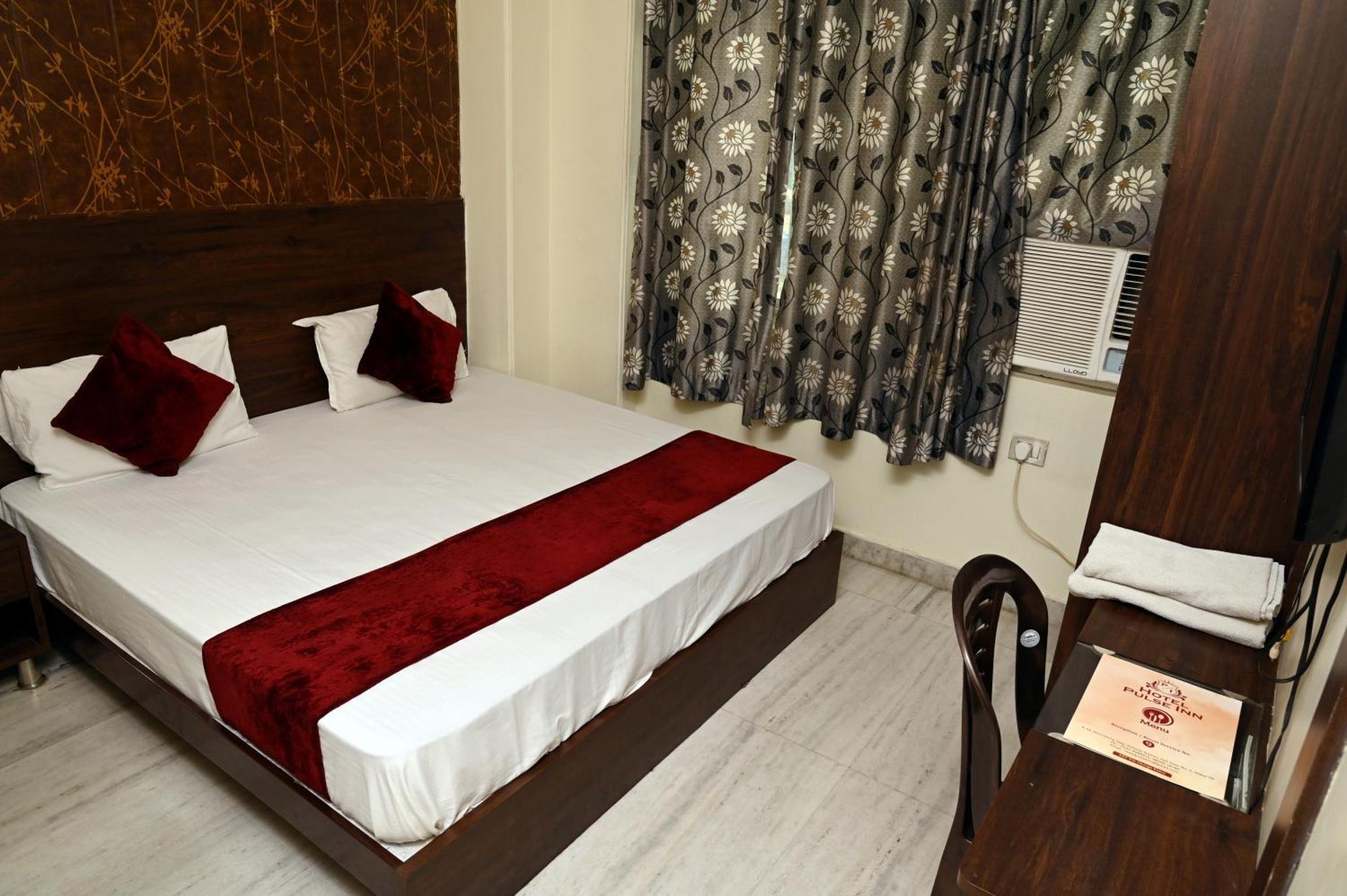 Hotel Pulse Inn Near Railway Station 자이푸르 외부 사진