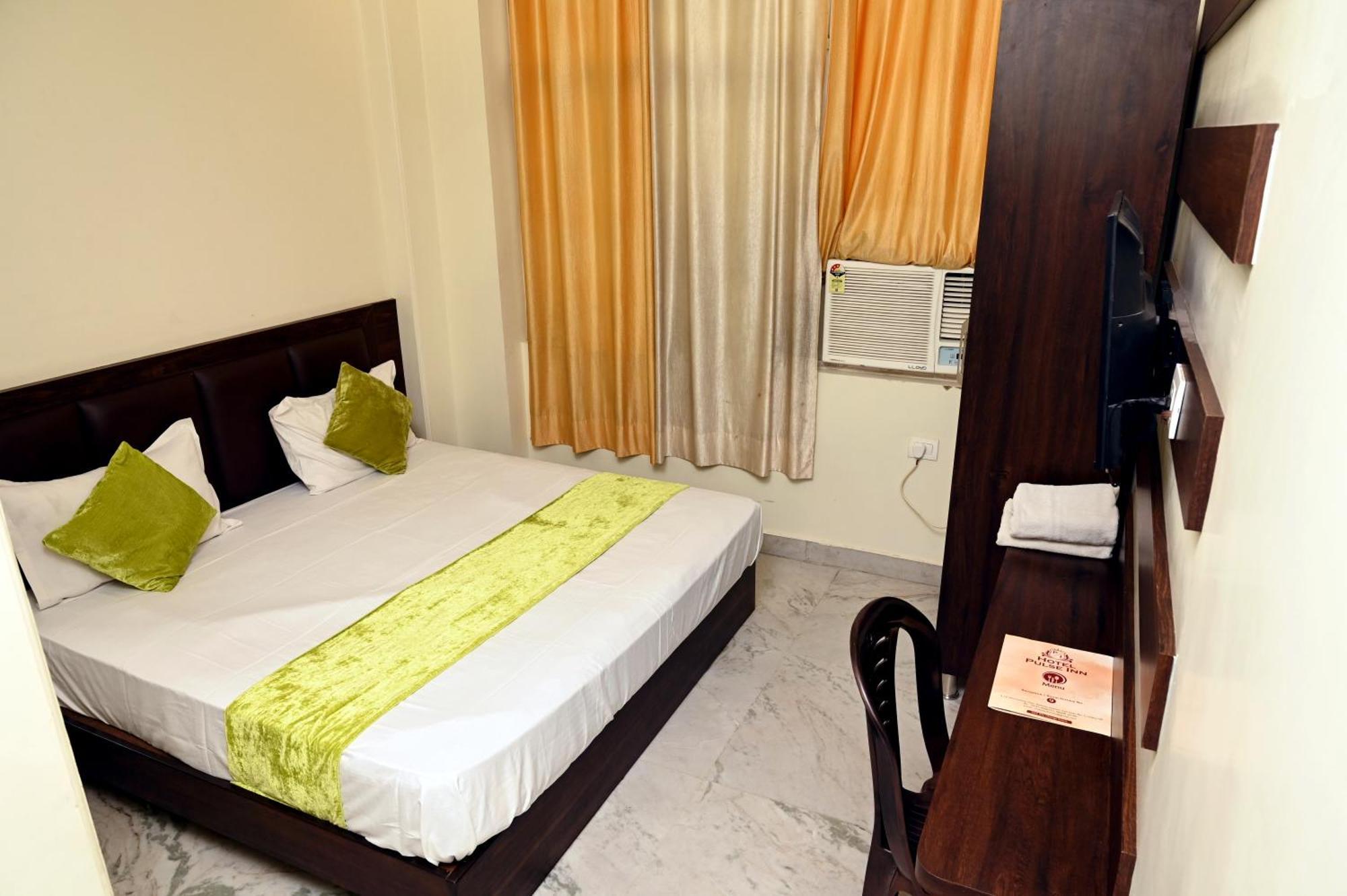 Hotel Pulse Inn Near Railway Station 자이푸르 외부 사진