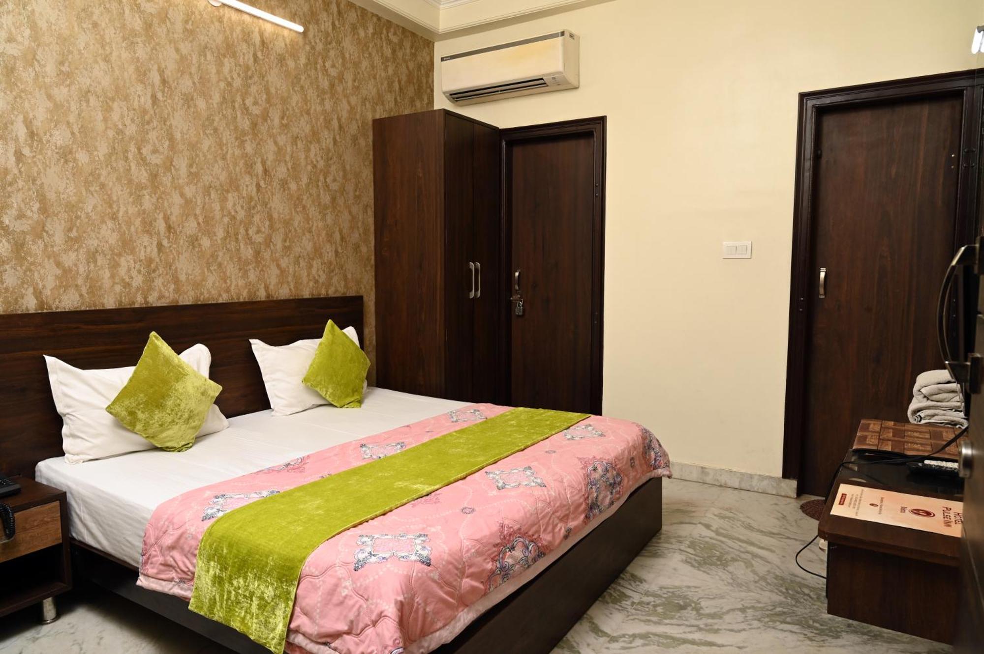 Hotel Pulse Inn Near Railway Station 자이푸르 외부 사진