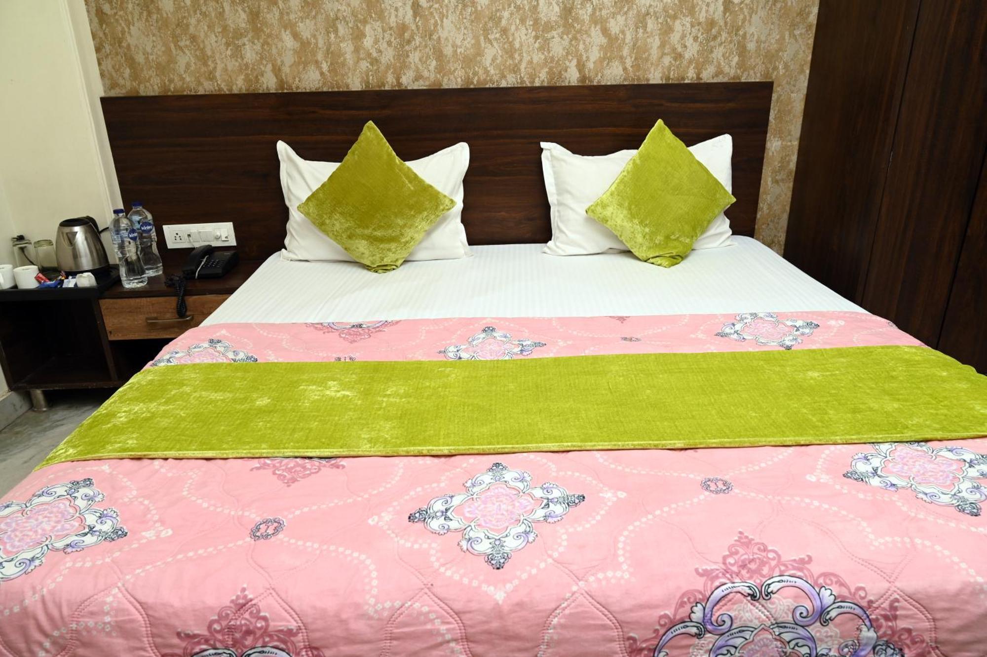 Hotel Pulse Inn Near Railway Station 자이푸르 외부 사진
