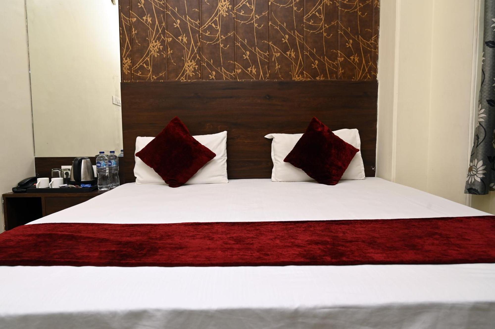 Hotel Pulse Inn Near Railway Station 자이푸르 외부 사진
