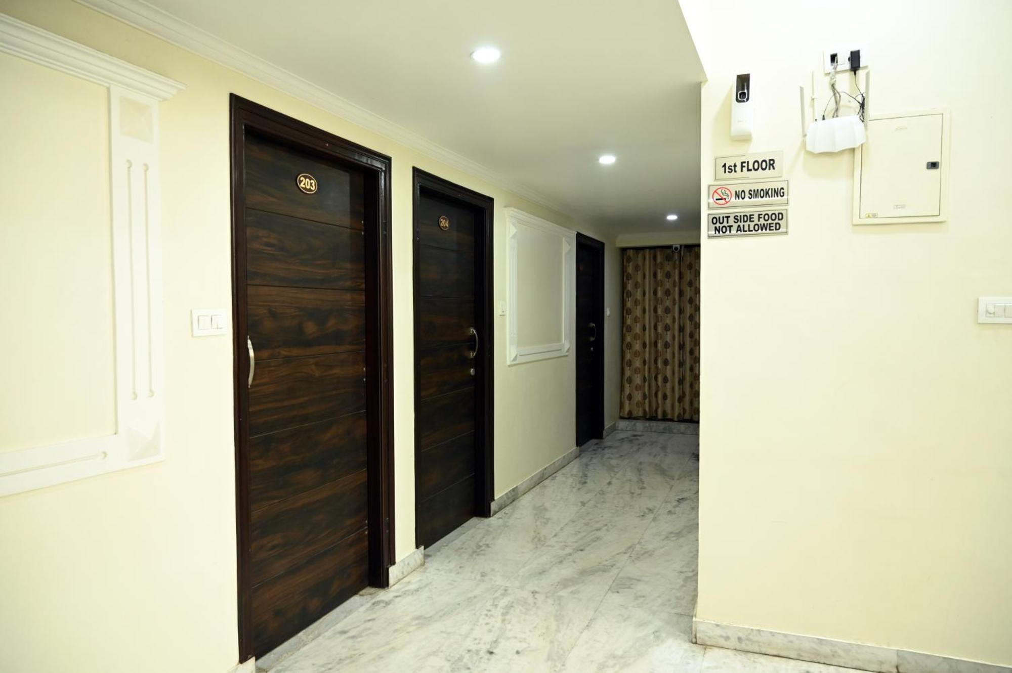 Hotel Pulse Inn Near Railway Station 자이푸르 외부 사진